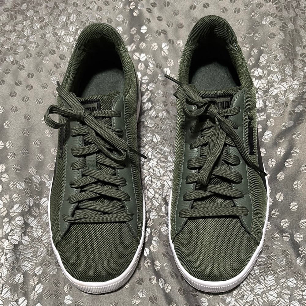 Puma Men's Olive Sneakers